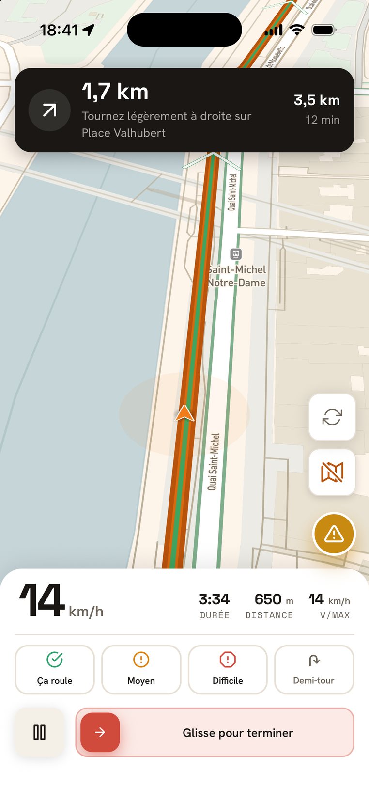 Navigation guidée : prochain virage, vitesse et ressenti de la route
